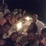 Suniel Shetty Instagram - After endless hours of vigorous shoot , if the faces are shining brighter than the candles... it's definitely a happy team working together 💕 Amazing workin with team Zee & Colosceum Meet Sagar Girish Shweta Meha Vasim Sunanda Namesh Akhila Hitesh & Me, Suniel 😊 ! Dinner at @thalassagreektaverna Thalassa