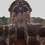 Suniel Shetty Instagram - Stretch your limits! Only then will you be called #IndiasAsliChampion @andtvofficial #swasthabharat