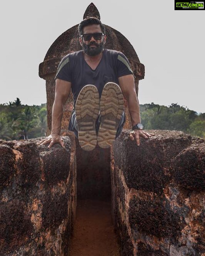 Suniel Shetty Instagram - Stretch your limits! Only then will you be called #IndiasAsliChampion @andtvofficial #swasthabharat