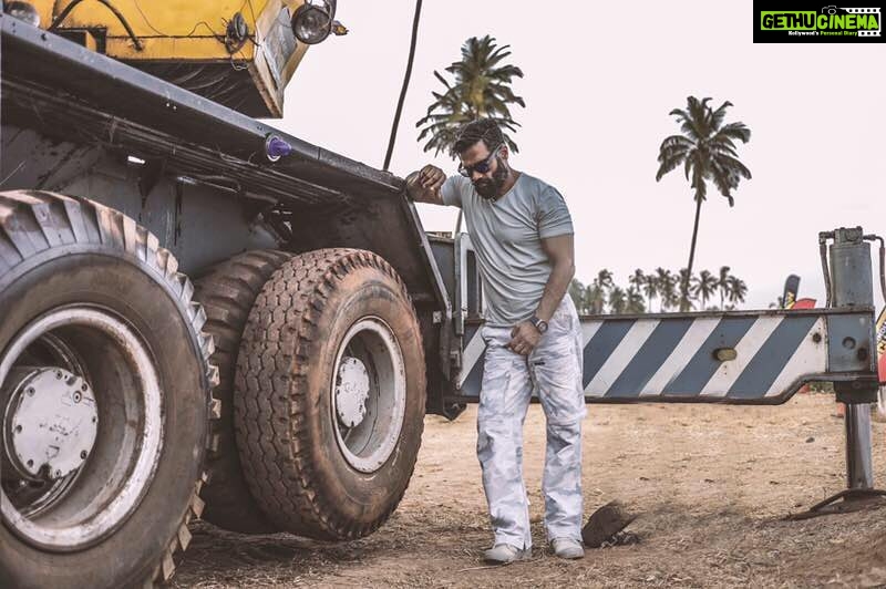 Suniel Shetty Instagram - Sometimes you must just pause, think, recharge & restart! #IndiasAsliChampion #swasthabharat @andtvofficial
