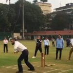 Suniel Shetty Instagram – #BombayGym. Where the soil bleeds blue. & flowers of Indian cricket bloom. The 1st ever test in India played here today in 1933. 88 years ago. Proud of its legacy. Humbled to stand with the greats & proud to touch that sacred soil. ThankYou. Mumbai always blue blooded 🙏
@shailendrasingh @ravishastriofficial @adinathkothare