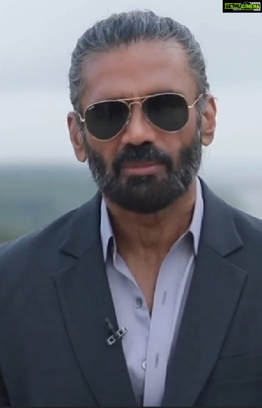 Suniel Shetty Instagram - The roar of a lion from the heart of the Arabian Sea Watch #MarakkarOnPrime @primevideoin @mohanlal @priyadarshan.official @antonyperumbavoor @arjunsarjaa @manju.warrier @kalyanipriyadarshan @pranavmohanlal @keerthysureshofficial @aashirvadcinemas