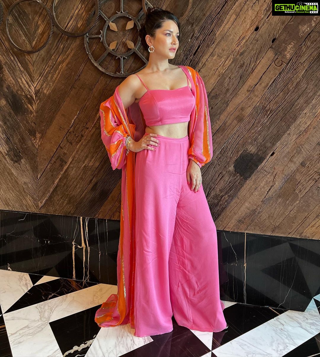 Sunny Leone Instagram - Hyderabad promotions for Ginna! Outfit by @ease_kv @viralmantra Earrings by @mozaati Styled by @hitendrakapopara Fashion team @tanyakalraaa @sarinabudathoki HMU @jeetihairtstylist @kin_vanity