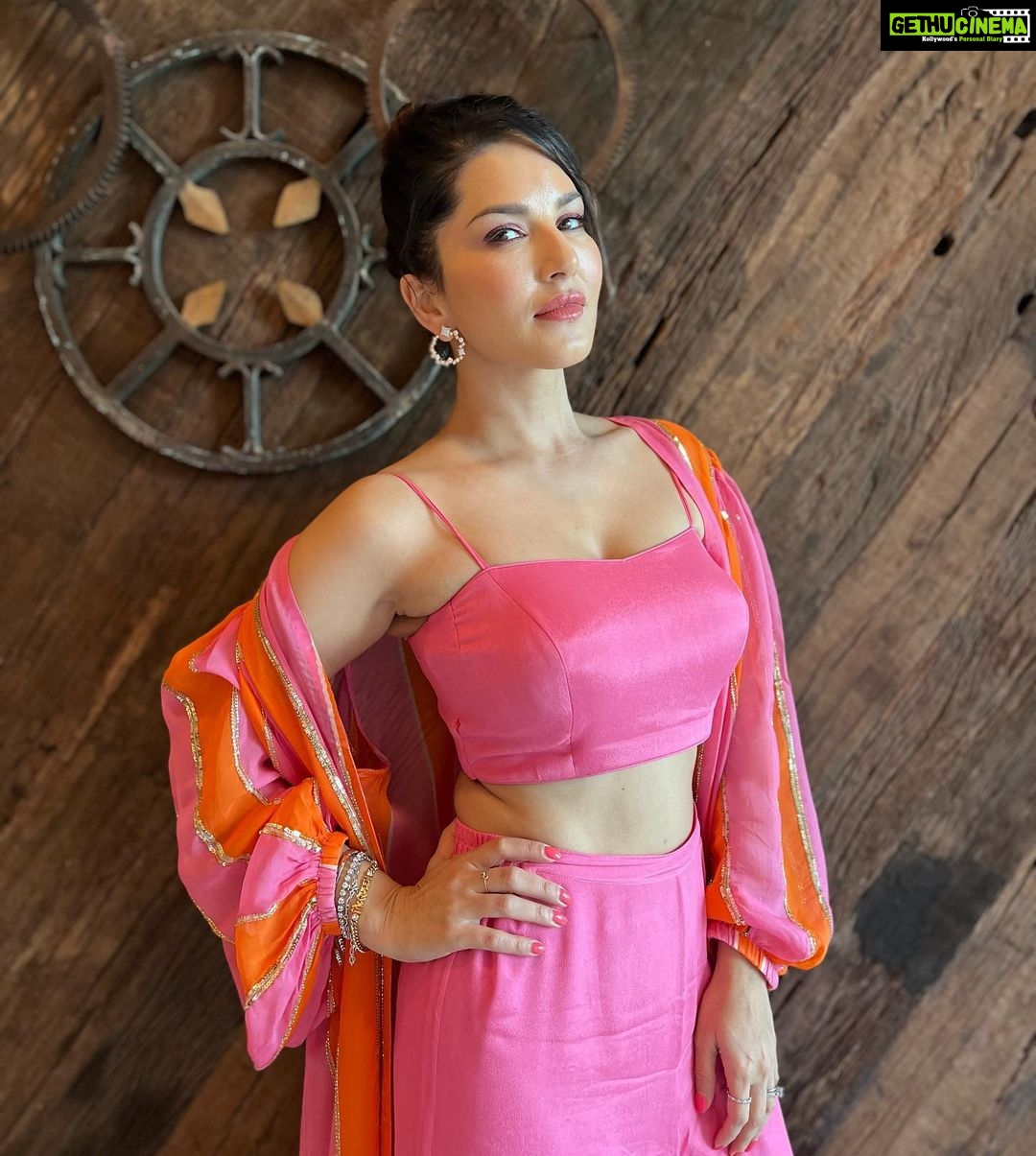 Sunny Leone Instagram - Hyderabad promotions for Ginna! Outfit by @ease_kv @viralmantra Earrings by @mozaati Styled by @hitendrakapopara Fashion team @tanyakalraaa @sarinabudathoki HMU @jeetihairtstylist @kin_vanity