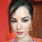 Sunny Leone Instagram - Hyderabad promotions for Ginna! Outfit by @ease_kv @viralmantra Earrings by @mozaati Styled by @hitendrakapopara Fashion team @tanyakalraaa @sarinabudathoki HMU @jeetihairtstylist @kin_vanity