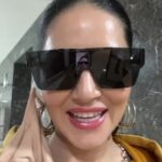 Sunny Leone Instagram - My adventure going to see @starstruckbysl kiosk in my fav place Kochi @lulu_mall @lulufashionindia LuLu Mall Kochi
