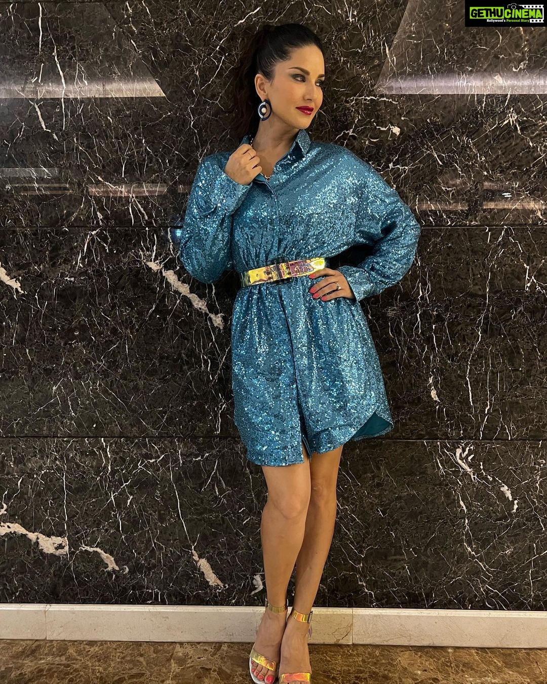 Sunny Leone Instagram - The many moods and locations this dress went in one night. lol Outfit by @myfywish Earrings by @curatedcuriosities_ Styled by @hitendrakapopara Fashion team @tanyakalraaa @sarinabudathoki Make up @kin_vanity Hair @jeetihairtstylist