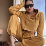 Sunny Leone Instagram - Hi! Outfit by @emblaze_mb Styled by @hitendrakapopara Fashion team @tanyakalraaa @sarinabudathoki Make up by @starstruckbysl