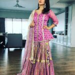 Sunny Leone Instagram - Ganpati attire!! Love it! Outfit by @maayera_jaipur @stylegurukul Styled by @hitendrakapopara Fashion Team @tanyakalraaa @sarinabudathoki Make up by @starstruckbysl