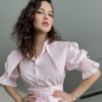 Sunny Leone Instagram - Pink pink pink!! Outfit by - @labelnupurgupta @pw_pr Styled by @hitendrakapopara Fashion team @tanyakalraaa @sarinabudathoki Make up by @starstruckbysl