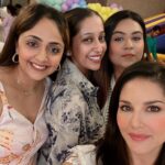 Sunny Leone Instagram – All my ladies!! 

@doll_0229 @sheenasgoodlife @dr.priyanka.bhoir @aisha1401 @rashimaniar Riya & Gurpreet