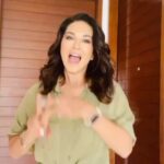 Sunny Leone Instagram - Calling out all the dancers & Born On Instagram creators to try the Ginna hook step. Tag me and dont forget to use the #Ginna and #BornOnInstagram and post your reels. I will feature the best ones on my stories!