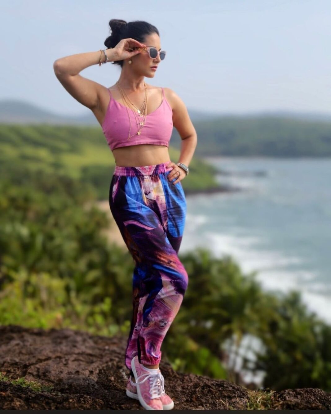 Sunny Leone Instagram - Pretty in Pink 💞 . . . Outfit by @themissyco Accessories by @forever21_in Sunglasses by @thehalfdone Styled by @hitendrakapopara Fashion Team @tanyakalraaa @sarinabudathoki HMU @jeetihairtstylist @kin_vanity Photography by @deepaksfilmography