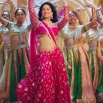 Sunny Leone Instagram - #NaachBaby just gets my feet grooving.. What about you? . . @remoDsouza @machaaomusic @hitendrakapopara @piyuushj9 @bhoomitrivediofficial @meet_ahir