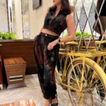 Sunny Leone Instagram - Next stop Splitsvilla!! Outfit by @meeamifashion Styled by @hitendrakapopara Fashion team @tanyakalraaa @sarinabudathoki Make up by @starstruckbysl