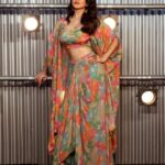 Sunny Leone Instagram - 😍 . . . Outfit by @paulmiandharsh Jewellery by @zohra_india @theblingobox @projectteteatete Styled by @hitendrakapopara Fashion team @tanyakalraaa @sarinabudathoki HMU @jeetihairtstylist @kin_vanity Photography by @theabhivalera