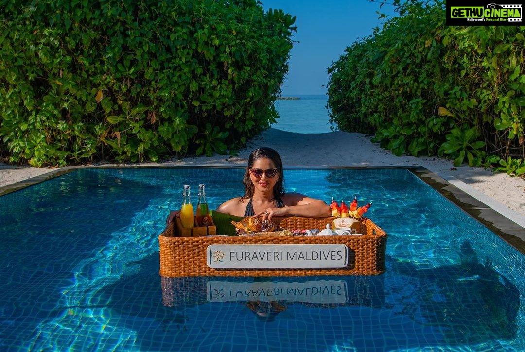 Sunny Leone Instagram - Breakfast anyone??!! @planmyleisure @FuraveriResort #furaveri #Furaverimaldives #ManyMemories Outfit @mezzalunafashions Styled by @hitendrakapopara Fashion team @tanyakalraaa @sarinabudathoki