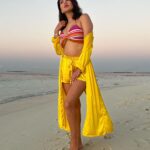 Sunny Leone Instagram - Perfect sunset!! @planmyleisure @planmyleisuretravels @FuraveriResort #furaveri #Furaverimaldives #ManyMemories Outfit by @flirtatious_india Styled by @hitendrakapopara Fashion team @tanyakalraaa @sarinabudathoki Furaveri Maldives