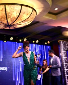 Taapsee Pannu Instagram - Thank you @ottplayapp for making the year even more Haseen for Rani Kashyap! “Acting” karne ki humne dil se koshish ki aur “Popular” toh yeh bohot hai 🥀 #OTTplayawards #HaseenDillruba #RaniKashyap #BestActorPopular