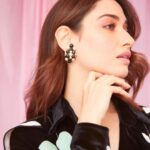 Tamannaah Instagram - Make it Miss B… but from Fatehpur Beri 😉🖤😛 Outfit: @kanikagoyallabel Jewelry: @viangevintage @jet_gems Stylist: @stylebyami assisted by @anoooooshka Hair: @hairbyseema Makeup: @divyachablani15 Photographer: @tejasnerurkarr