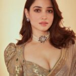 Tamannaah Instagram - If you can’t see the light, be the light! ✨✨✨ Happy Diwali! ❤️❤️❤️ @billymanik81 #Diwali Outfit: @taruntahiliani Jewellery: @shriparamanijewels Styled by: @stylebyami assisted by @anoooooshka Hair: @hairbyseema Makeup: @billymanik81 Photographer: @kadamajay