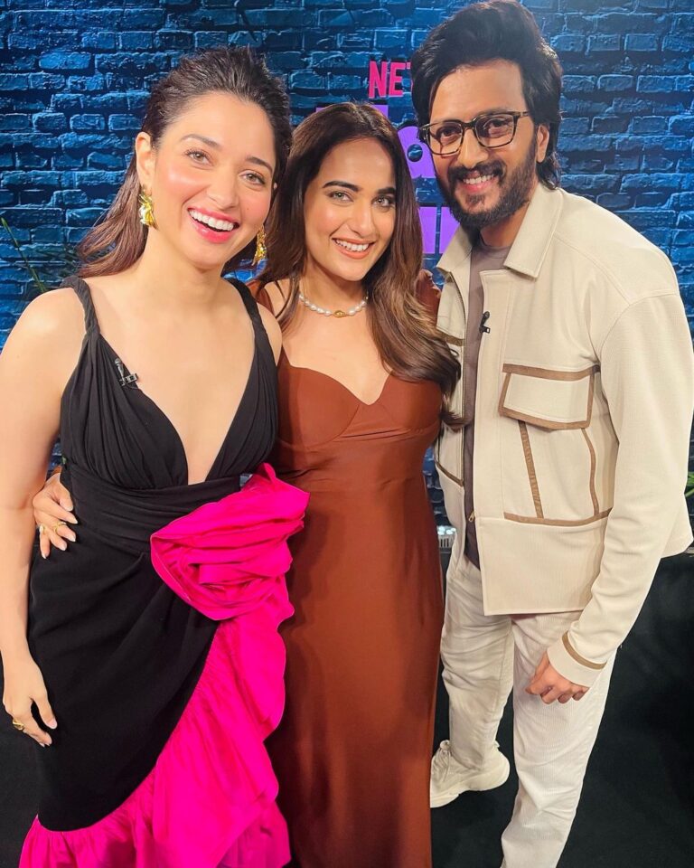 Tamannaah Instagram - third wheeling with nirali and kosty to check if there are vibes💛 with my #planAplanB cast - the legendary @poonam_dhillon_ Kosty aka @riteishd and bestie, @tamannaahspeaks streaming on September 30 on @netflix_in @ghoshshashanka is missing🙆🏼‍♀️