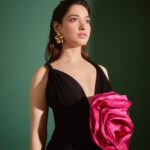 Tamannaah Instagram - Rose rose ka photoshoot... woh hai Plan A... alag alag poses... woh hai Plan B 😜😜😜 #PlanAPlanB Wearing: @gauriandnainika Jewellery: @valliyan @shopanatina @e3kjewelry Heels: @louboutinworld Styled by: @shaleenanathani assisted by @vasudhaguptaa Hair and Makeup: @florianhurel assisted by @bhaktilakhani Photographer: @kadamajay