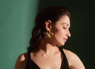 Tamannaah Instagram - Rose rose ka photoshoot... woh hai Plan A... alag alag poses... woh hai Plan B 😜😜😜 #PlanAPlanB Wearing: @gauriandnainika Jewellery: @valliyan @shopanatina @e3kjewelry Heels: @louboutinworld Styled by: @shaleenanathani assisted by @vasudhaguptaa Hair and Makeup: @florianhurel assisted by @bhaktilakhani Photographer: @kadamajay