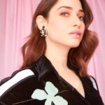 Tamannaah Instagram - Maar maar ke hasaayegi… ya hass hass ke maaregi… aapki pyaari Babli ☺️💪🏼 #BabliBouncer Outfit: @kanikagoyallabel Jewelry: @viangevintage @jet_gems Stylist: @stylebyami assisted by @anoooooshka Hair: @hairbyseema Makeup: @divyachablani15 Photographer: @tejasnerurkarr