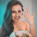 Tejasswi Prakash Instagram - Big Day! 💍❤️ . . It’s a YESS when the ring is so dreamy. I’m in complete awe with how pretty this ring looks from @ornaz_com ➡️Swipe left to have a closer look of my stunning Diamond Ring 💍❤️ Checkout @ornaz_com for their customisable collection of diamond engagement rings for making your proposal special or celebrating a milestone moment. . . . . #ORNAZ #ornazengagementrings #tejranfam #tejasswiprakash #teja #tejasswi #tejran #Isaidyes #ornazrings #ad