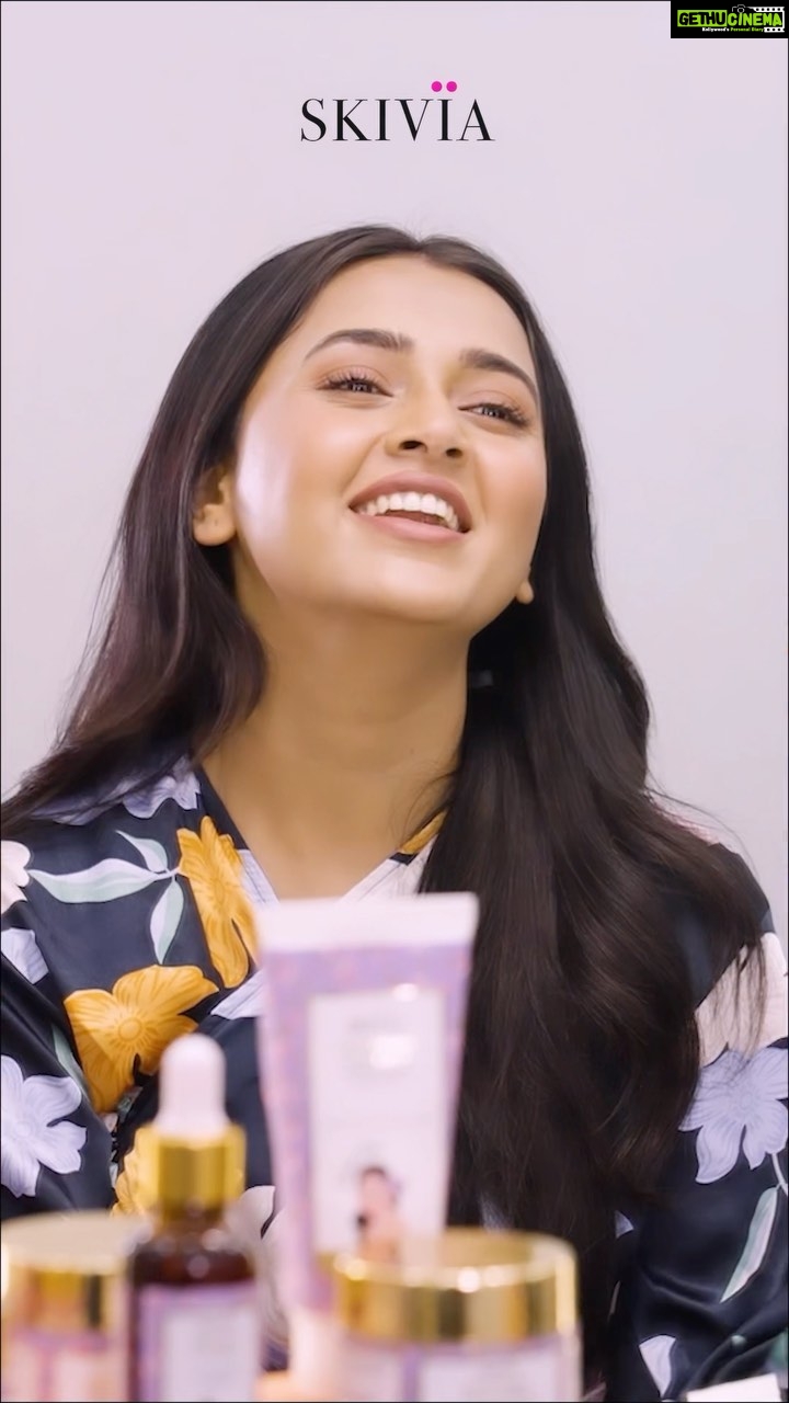 Tejasswi Prakash Instagram - Hectic schedules, late-night shoots & regular make-up take a massive toll on my skin. π Thanks to @_skivia_ Kumkumadi Range; a natural & ayurvedic alternative to all of those high-end chemical-filled products. I have been able to bring back that lost radiance & my skin has never felt so good! β¨ Shop My Fav Kumkumadi Products from @clovia_fashions Get 20% OFF on www.clovia.com & Clovia app Use Code: TEJA20