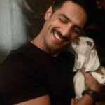 Thakur Anoop Singh Instagram - When you are shooting a night shift and get visited by a cute friend to boost up your mood! 🐑 On sets #Control