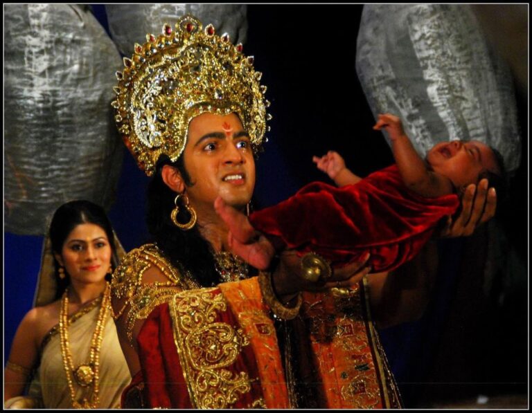 Thakur Anoop Singh Instagram - 9 years ago today, Mahabharat released on 16th September 2013 !! Who would had thought it would turn out to be one of the most viewed and loved Tv series Today!! #9yearsofmahabharat @swastikproductions #Dritarashtra #mahabharat