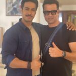 Thakur Anoop Singh Instagram - Had a great privilege of working With the dashing @rohitboseroy on sets of our Next Hindi film #Control produced by @penmovies Thanks for being on the journey and making a wonderful movie together sir. Wish you love, health, prosperity and lot of Palak paneer, brown rice and chicken all year around!!! 😉 Love, T.