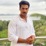 Thakur Anoop Singh Instagram - Once you reach the top one looks for simplicity In everything 🌈 Last few days of filming as Captain Abhimanyu Shastri before we wrap up my next film #Control with @penmovies Madh Island Shooting