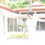 Tiger Shroff Instagram - Thank you @akshaykumar sir for nominating me🙏🏻 I am joining #KickOffTheDream campaign in support of our female footballers participating for the very 1st time in the FIFA U-17 World Cup. I further nominate @bachchan and @varundvn to show some support to our girls❤️🇮🇳 all the best team India❤️