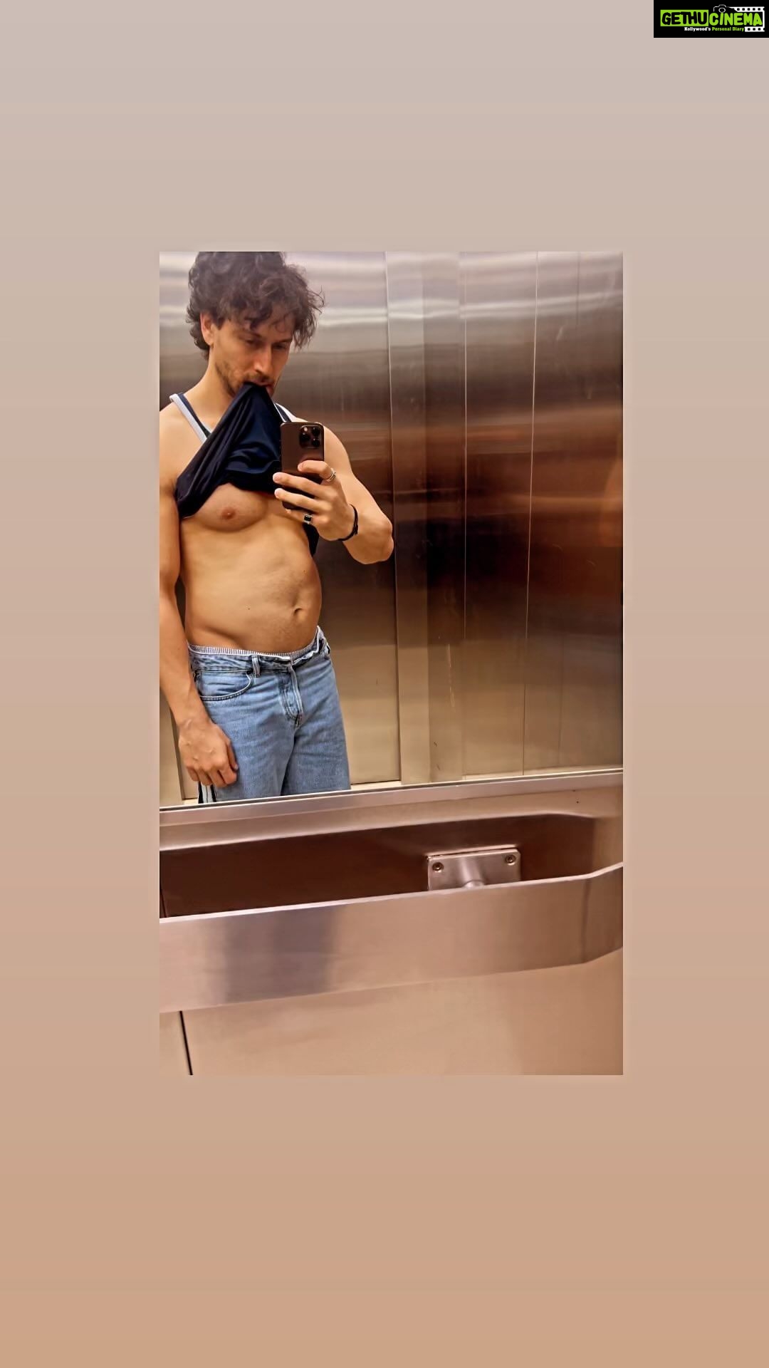 Tiger Shroff Instagram - Fat af mofo 😋 🍑🍦🍨