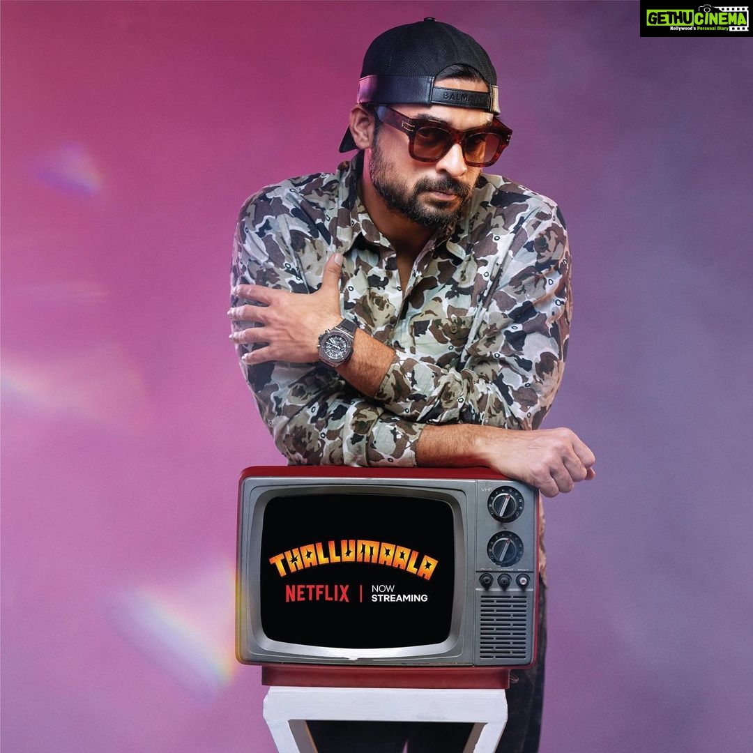 Tovino Thomas Instagram - #ThallumaalaOnNetflix @netflix_in @kalyanipriyadarshan @ashiqusman @khalidh.rahman @parari_muhsin @ashraf_hamzza @jimshi_khalid @vishnuvijay01 @nishadhyusuf @shobi_master @lukman_avaran @shinetomchacko_official @austiieee @adhri_joe @swathi.das.prabhu @m_s_gokulan @noushadalii @shilpaalex @rishdhan_abdul_rasheed_ @thallumaala