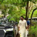 Tovino Thomas Instagram - Sneak Peak into our onam on the sets of #AdrishyaJaalakangal !!! #InvisibleWindows @ellanar_films @mythrioffical @tovinothomas_productions @tovinothomas @nimisha_sajayan @actorindrans @radhika_lavu @dr_biju_official @flevioffical @jayashree_lakshminarayanan @yedhu05 @dileepdaz @rickykej @Sravanthi_Kandanala @jchrisjerome #AravindKR @eldhoselvaraj @davis_manuel @pattanamsha @pramod.thomas.986 🎥 @anupchacko 🎶 @neeraj_madhav #Aarppoo Kannur