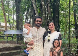 Tovino Thomas Instagram - Happy Onam 🌼