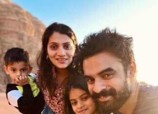 Tovino Thomas Instagram - After Sunrise !! #sunkissedfamily☀️ #wadirum #jordan Wadi Rum