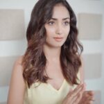 Tridha Choudhury Instagram - Wake up Beautiful people !!! 💛 Let me take you through my everyday morning routine with hair care edition… 💛I use my expert recommended 3-step hair care routine with @lorealpro *Absolut Repair* range that works well for my dry & damaged hair and gives my hair the perfect nourishment. 💛I use the Absolut Repair 10-in-1 oil on a daily basis as it adds shine to my hair and makes my hair look healthier. Your personalised range as per your hair type is now available on @myntra Go shop now! 💛 #Ad #LorealProfxMyntra #LorealProfIndia @lorealpro_education_india #haircareroutine #haircareproduct #haircarefirst #haircareregimen