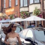 Tridha Choudhury Instagram - Pretty woman meets the Runaway bride 🧡 #prettywoman #prettywomanmovie #runawaybride #runawaywithme #streetsoflondon #filmcommunity #filmcrew #filmmaking #filmproduction Marlow, Buckinghamshire