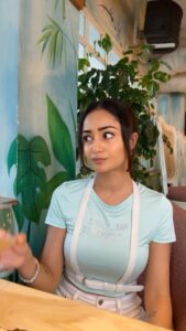 Tridha Choudhury Instagram - My relationship status is… 🐢

#relationshipstatus #justtridding #sundaybrunch #sundayroast