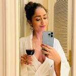 Tridha Choudhury Instagram - Dolce far niente 🍷 #dolcefarniente #livelifetothefullest #livelaughlove #misstriouslyyours