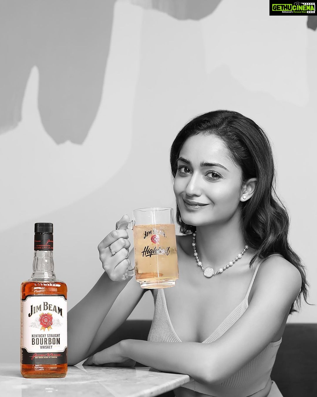 Tridha Choudhury Instagram - Loving this #collaboration with the World's No. 1 Bourbon!!! ⭐️ @jimbeamindia ⭐️ #WorldsNo1Bourbon #JimBeamBourbon #JimBeamHighball #JimBeamBackyardJams #AlwaysWelcome #saturdaynights #eastersunday #easterweekend - Drink Responsibly The content is for people above 25 years of age only ⭐️