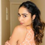 Tridha Choudhury Instagram – Caption please ? 🍿

#bollywoodsongs #bollywoodstyle #bollywoodmovies #unfiltered