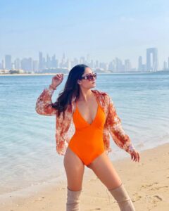 Tridha Choudhury Instagram - Keep Palm … and Stay Breezy @th8palm @all_mea 🧡

Wearing @guaparesortwear 🧡

#millionaireclub #luxurytravel #travelwithtridha #stylewithtridha #luxurylifestyleinfluencer #hotelsandresorts #hotelsoftheworld