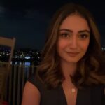 Tridha Choudhury Instagram - Live from London ♥️ #londonskyline #riverthames #londoncity #centrallondon #londonlove #fullmoonmagic #fullmoonenergy