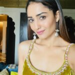 Tridha Choudhury Instagram - Happy Festivities 💛 #makarsankranti #happybhogi #happypongal #happynewyear2022